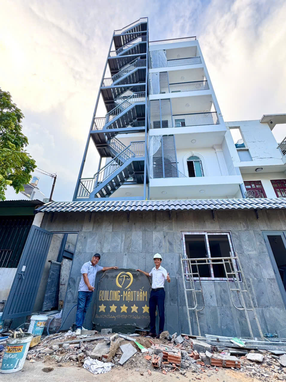 TÒA NHÀ CĂN HỘ DỊCH VỤ CAO CẤP
